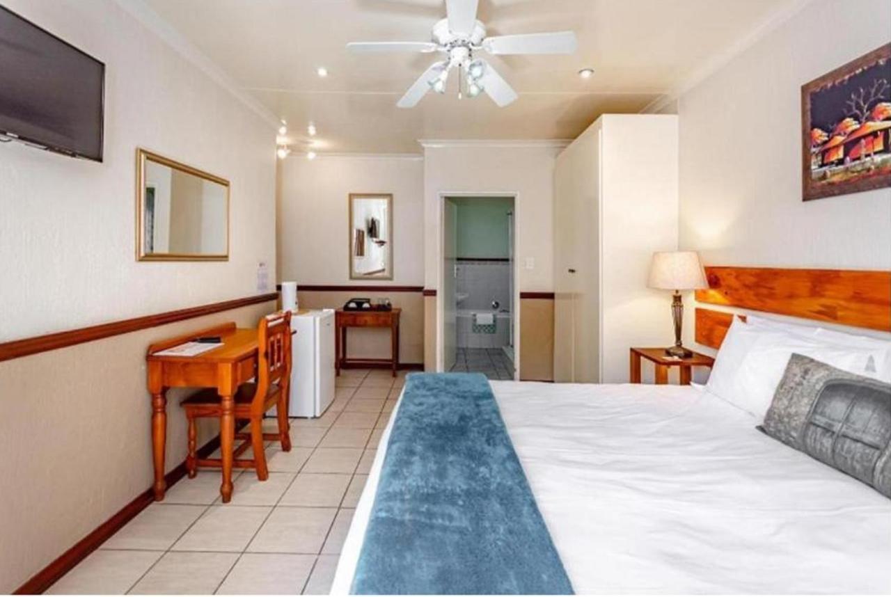The Link Guest Lodge Kempton Park Exteriér fotografie