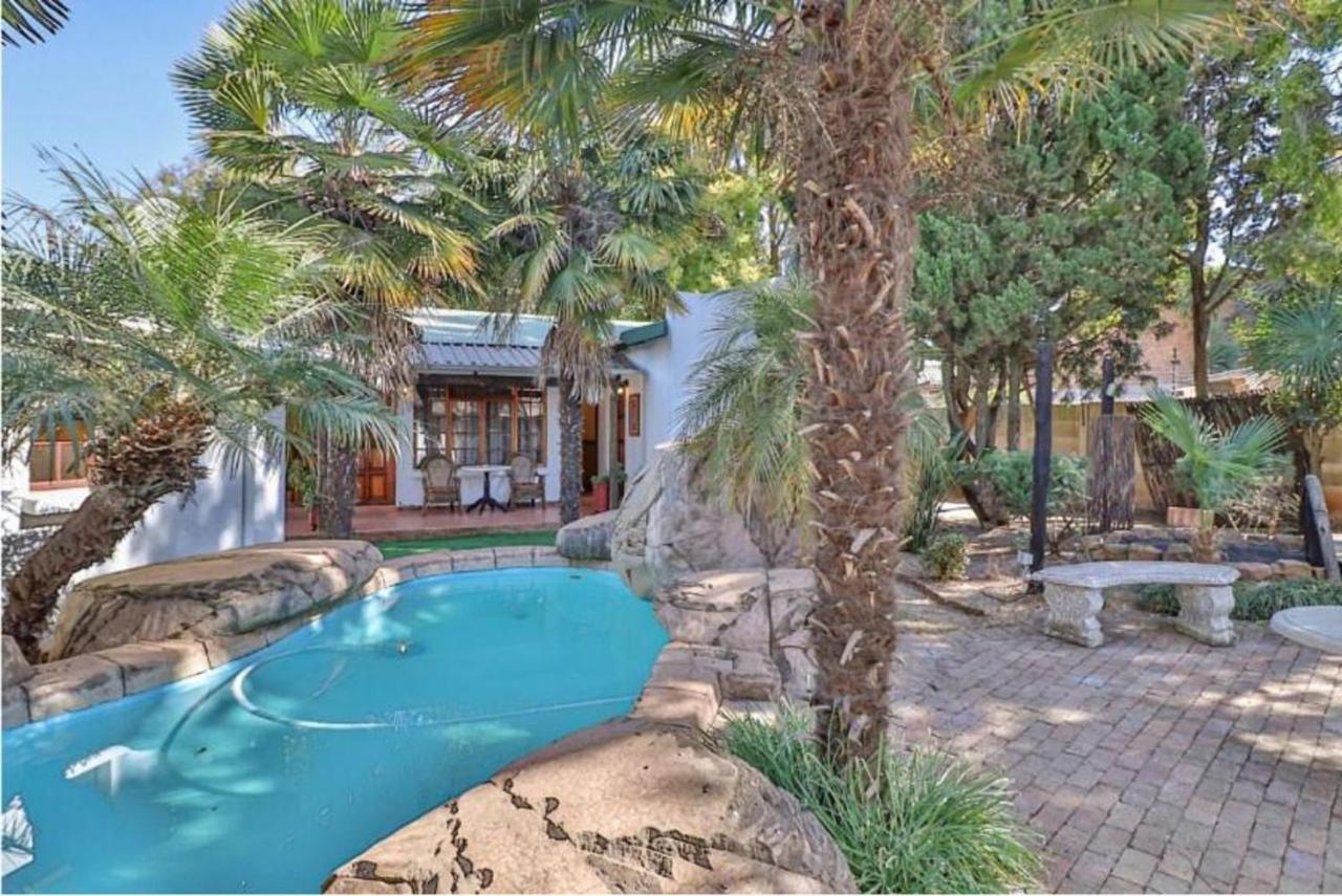 The Link Guest Lodge Kempton Park Exteriér fotografie