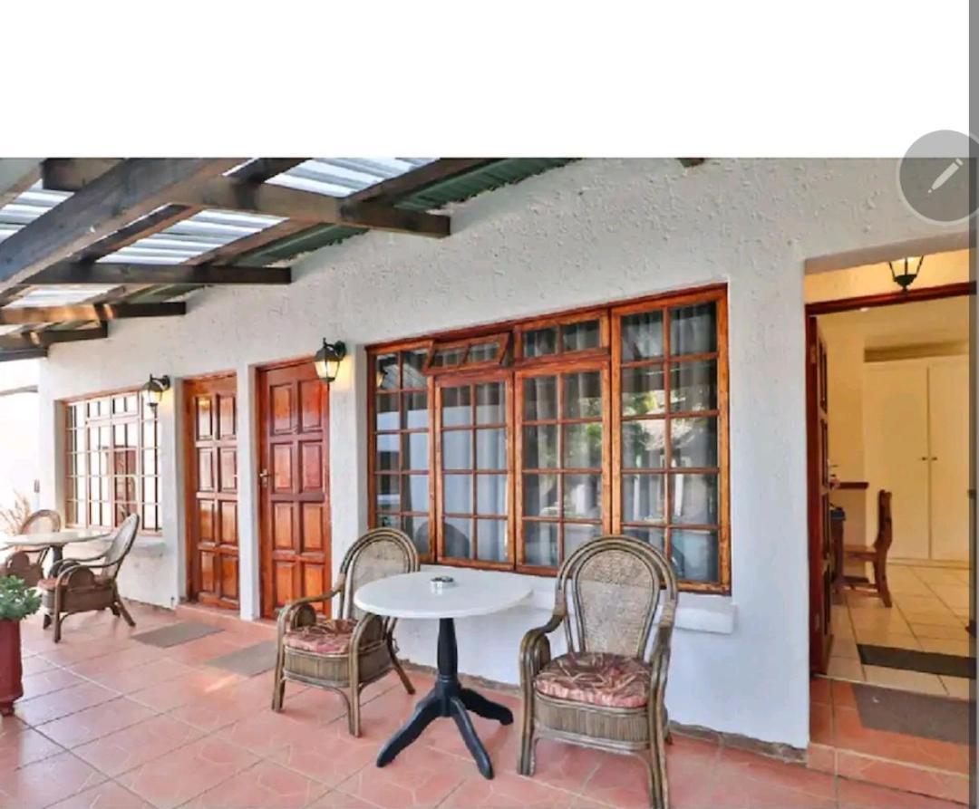 The Link Guest Lodge Kempton Park Pokoj fotografie
